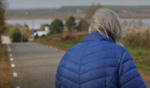 Möt byns äldsta person Rosa som berättar om dåtid och nutid. Foto: Martin Åhlin